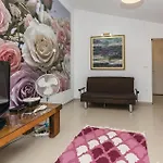 One-bedroom In * Vir